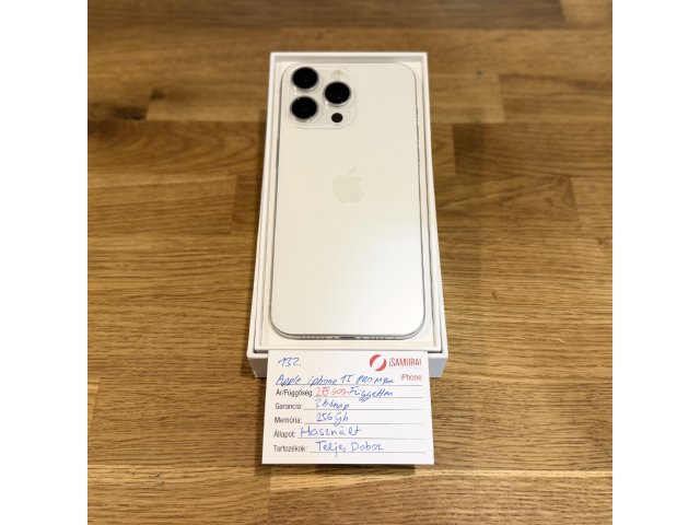 132. Apple iPhone 15 Pro Max - 256GB - Fehér Titán