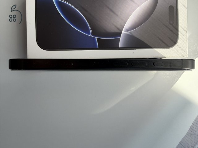 iPhone 16 pro 128 GB 93% akku független