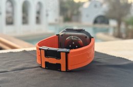 Apple Watch Ultra 2 Black Titanium rengeteg kiegészítővel 