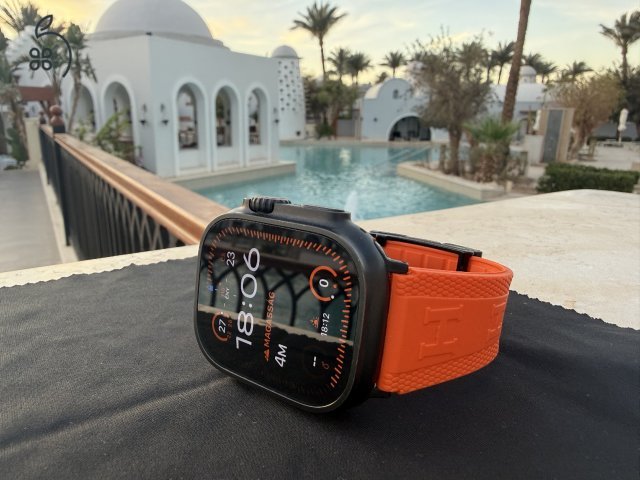 Apple Watch Ultra 2 Black Titanium rengeteg kiegészítővel 