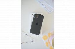 iPhone 15 256GB Black – Első (női) tulajdonostól, extra szép állapotban