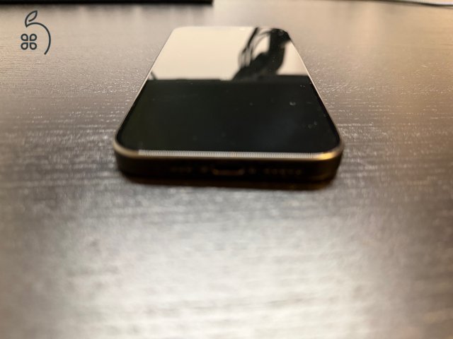 iPhone 15 pro 256gb Hivatalos szervízben javított: új alaplap és akkumulátor