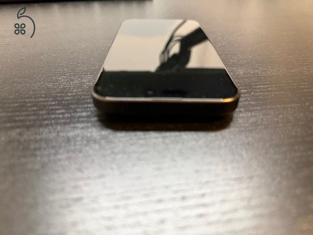 iPhone 15 pro 256gb Hivatalos szervízben javított: új alaplap és akkumulátor