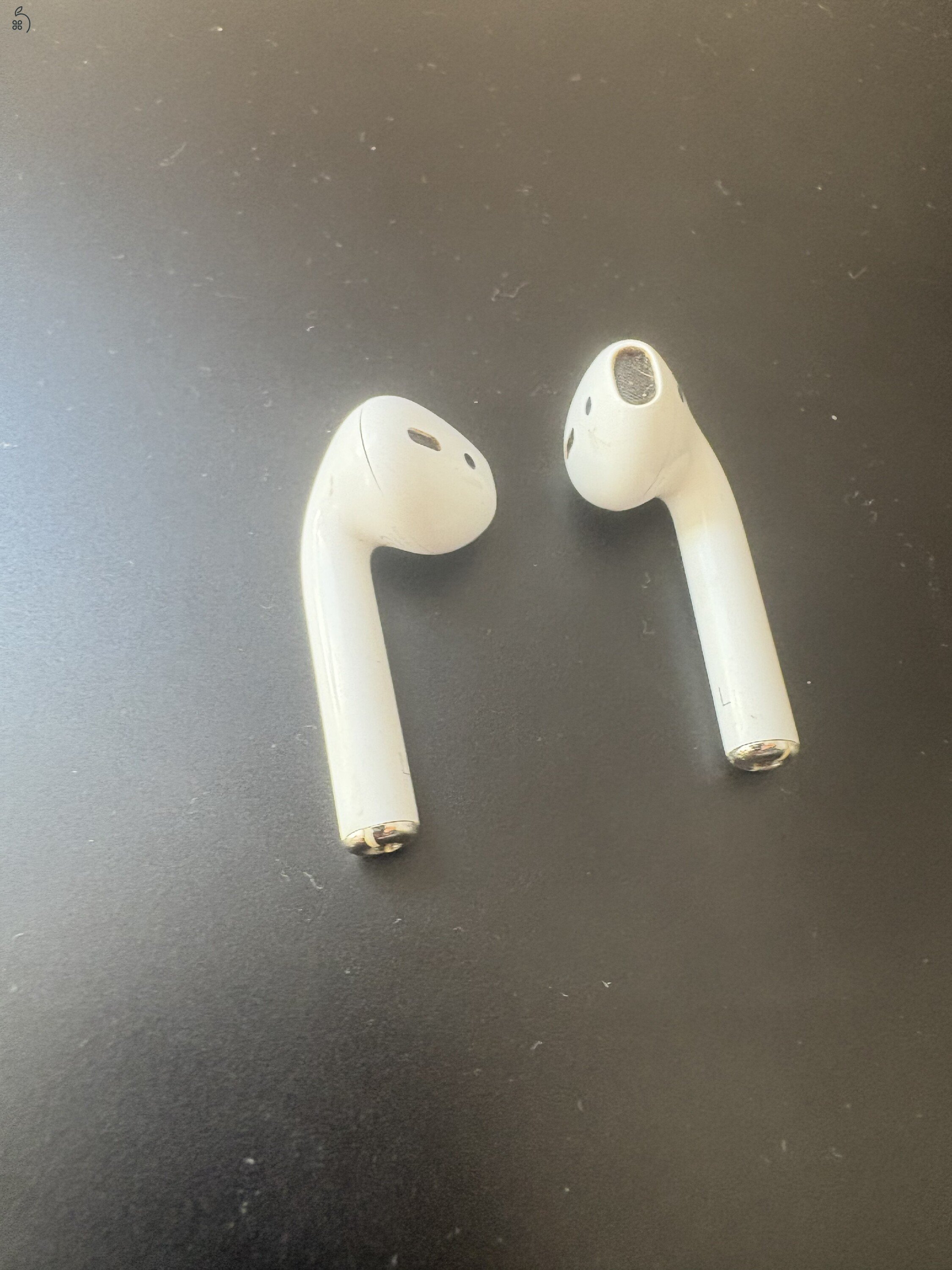 2 db AirPods BAL oldali csere JOBB oldalira