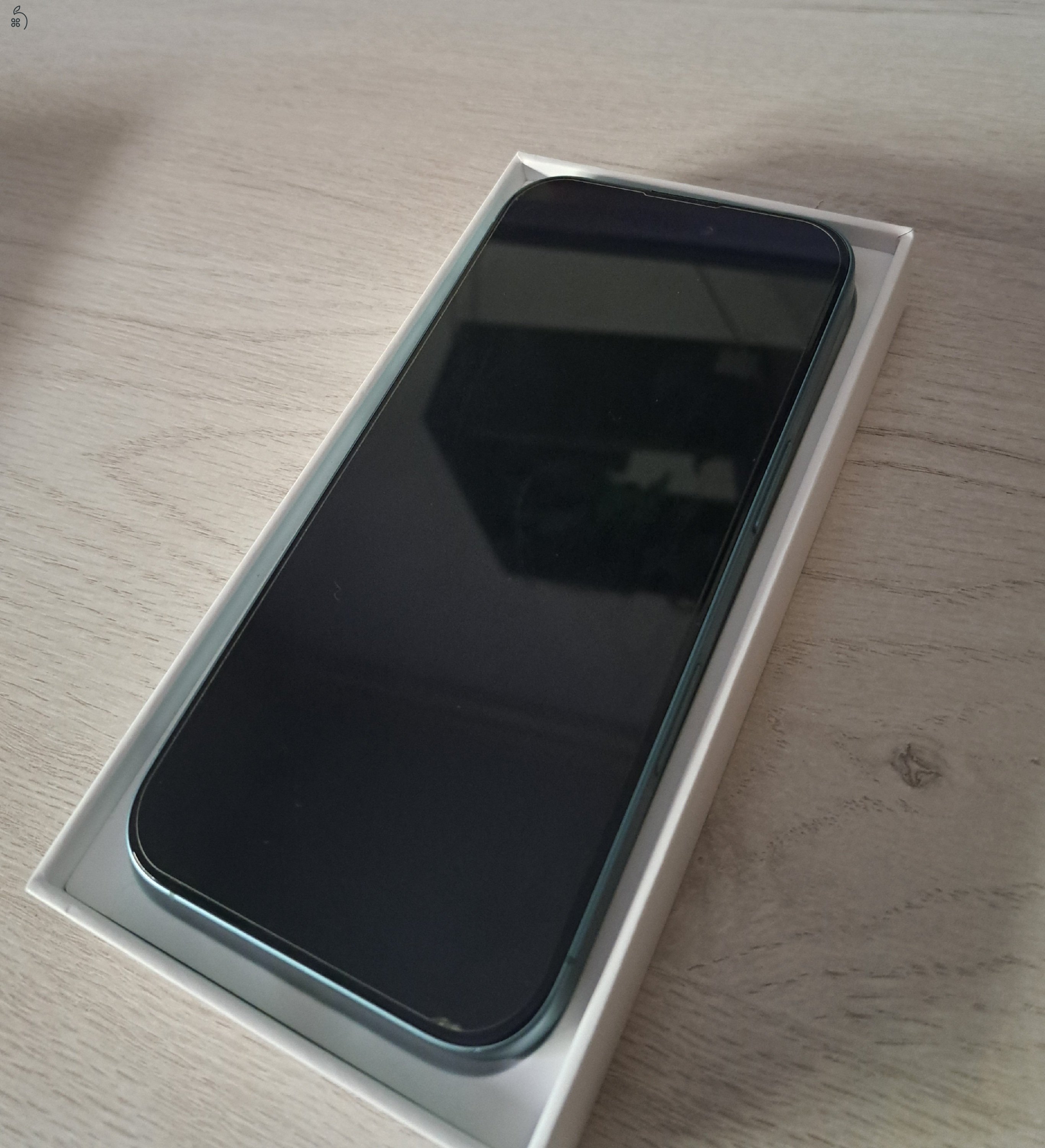 Apple iPhone 16 teal