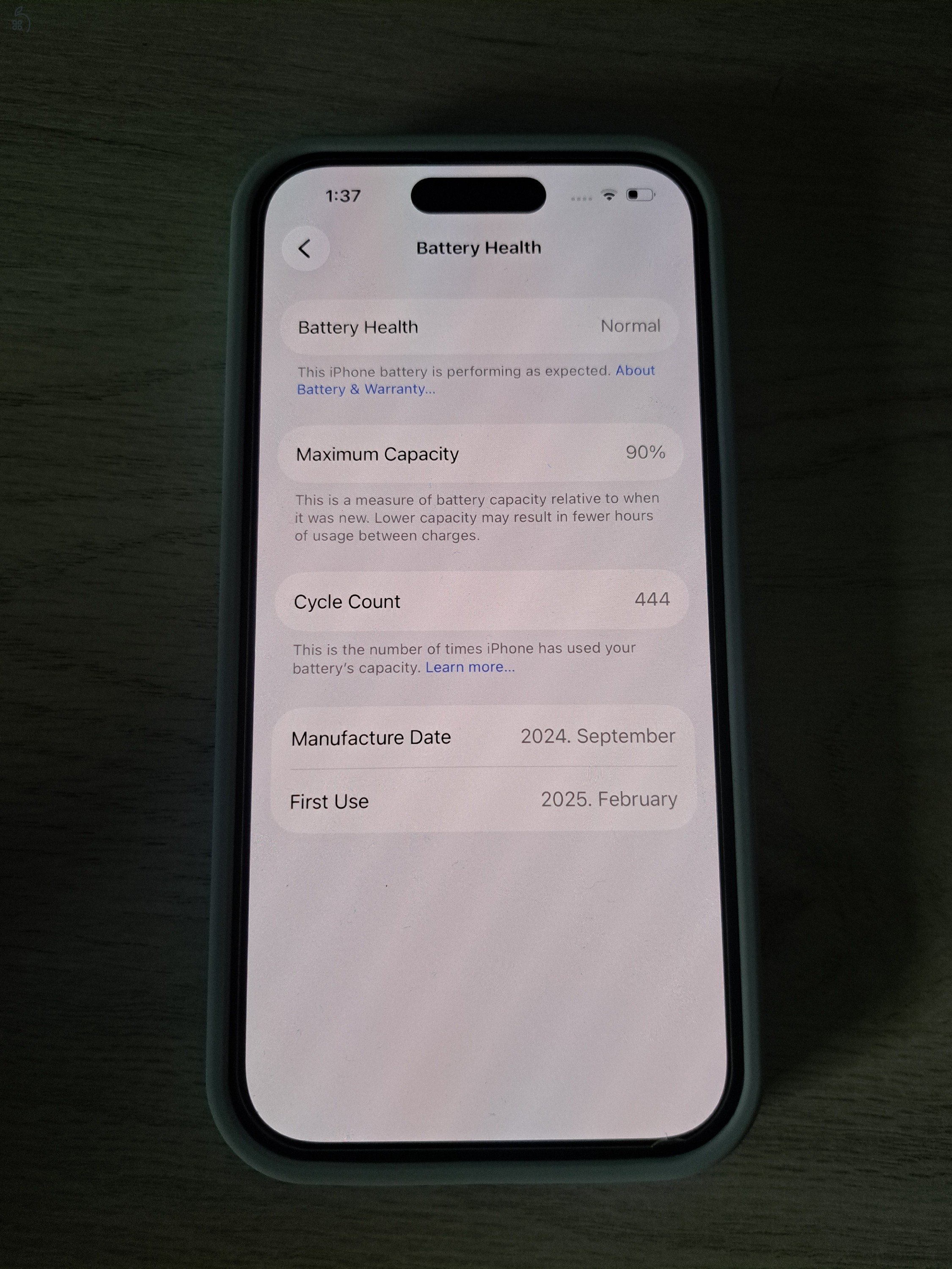 Apple iPhone 16 teal