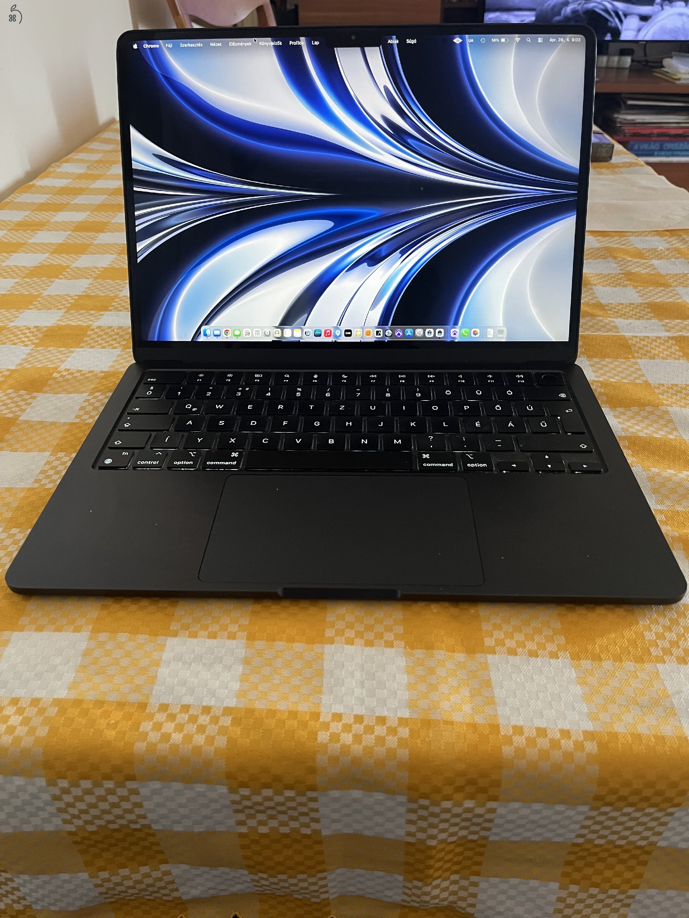 MacBook Air 13 M3 8/256 
