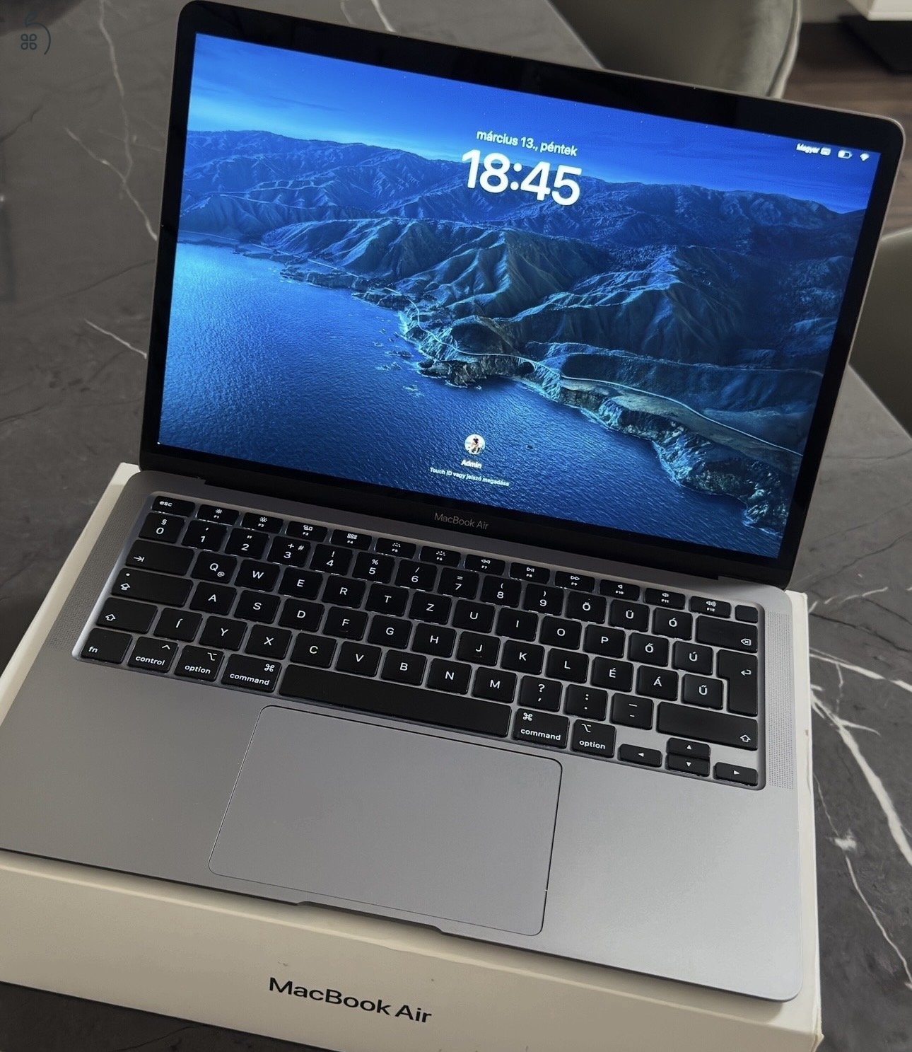 MacBook Air 13” (2020) Space Gray