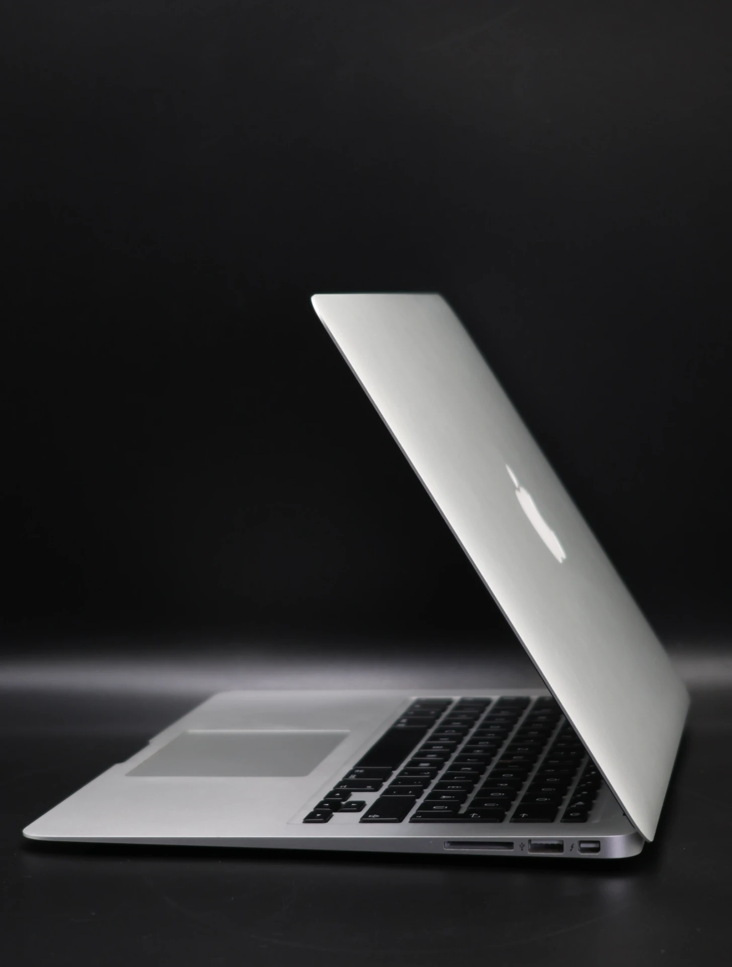 Apple MacBook Air 13″ 2017 i5 128 GB Silver 598% akku - 12 HÓ GARANCIA