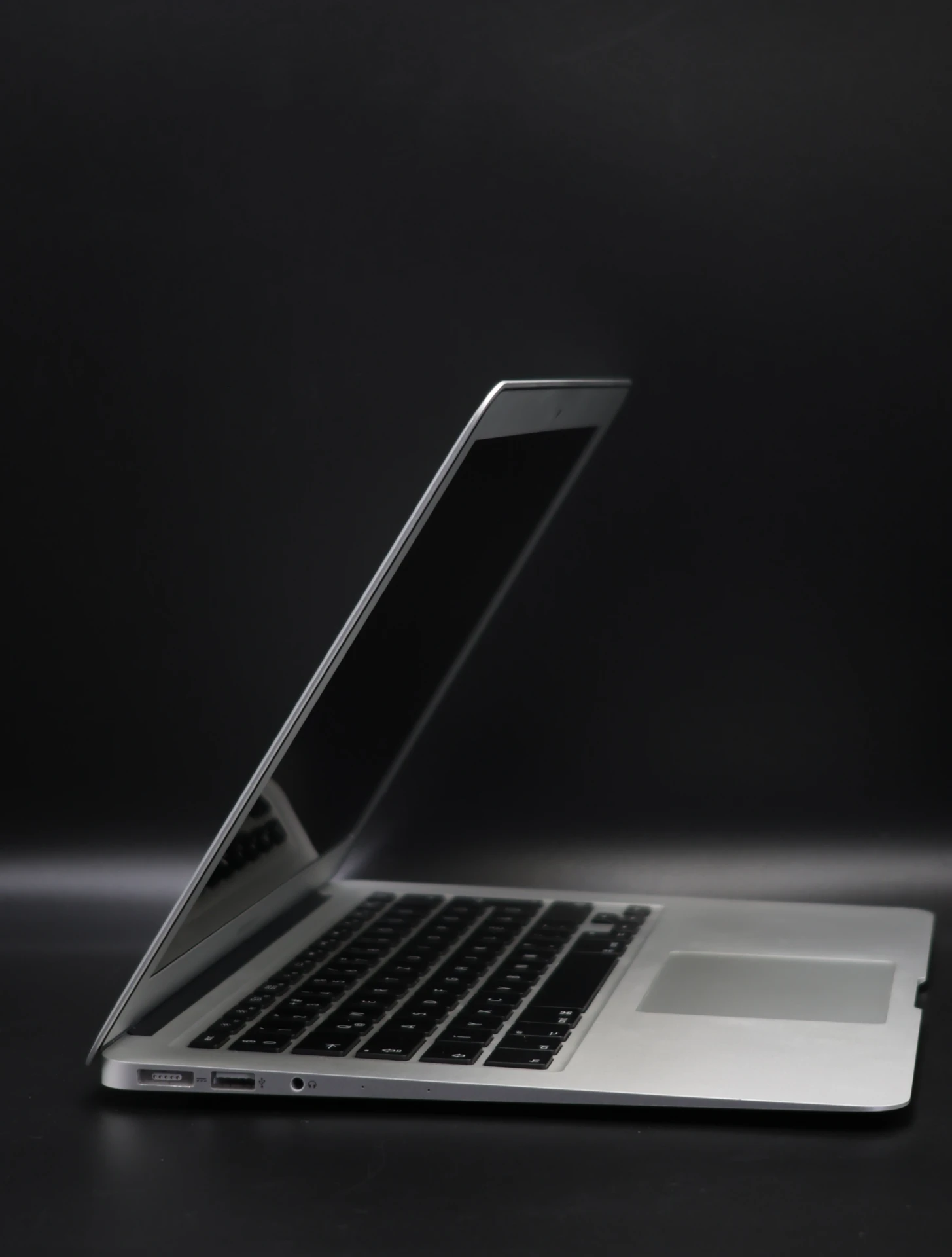 Apple MacBook Air 13″ 2017 i5 128 GB Silver 598% akku - 12 HÓ GARANCIA