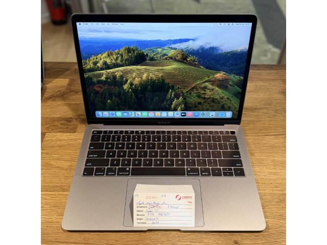 39. Apple MacBook Air 13