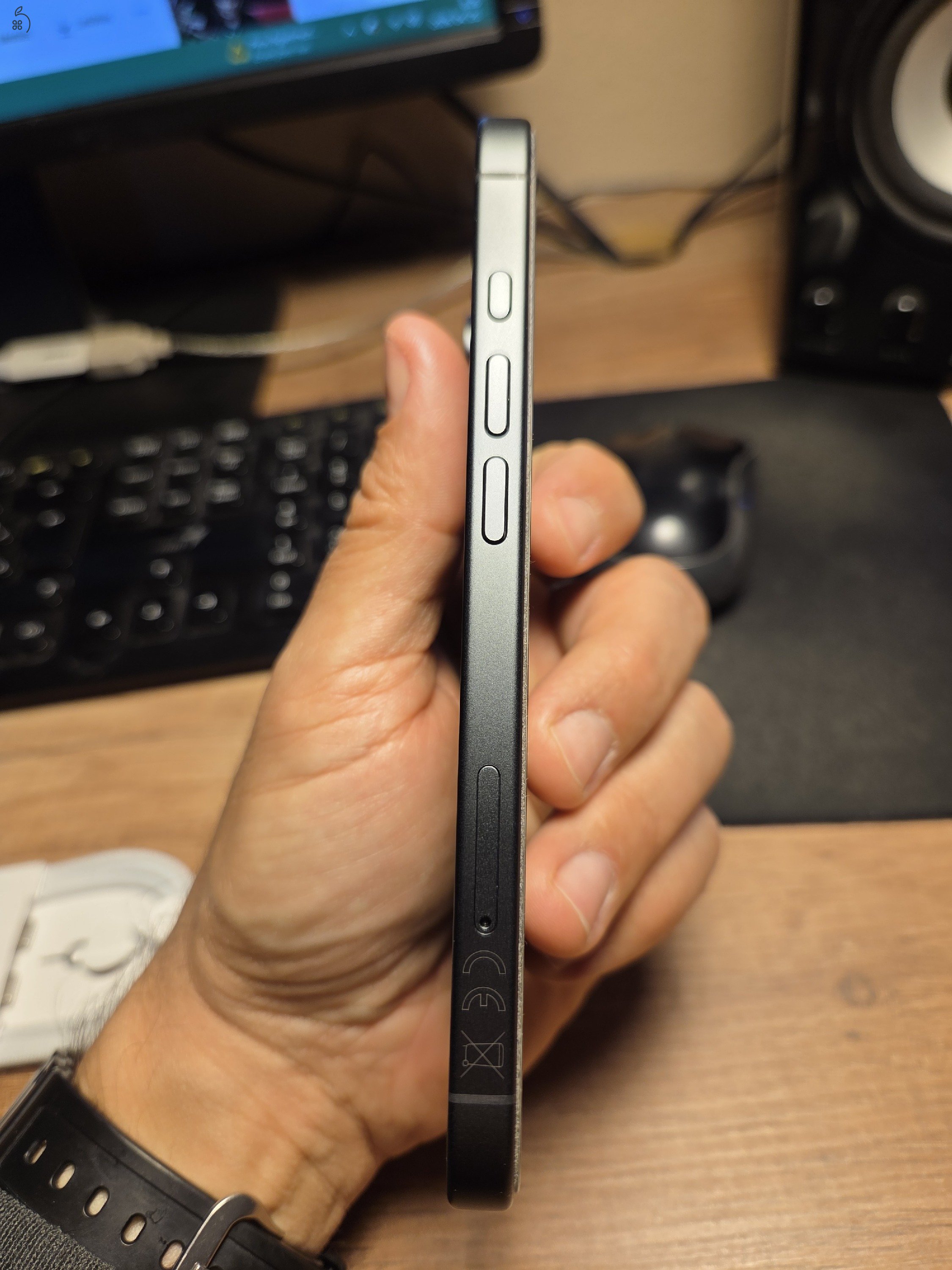 iPhone 17 256 - néhány hetet használt