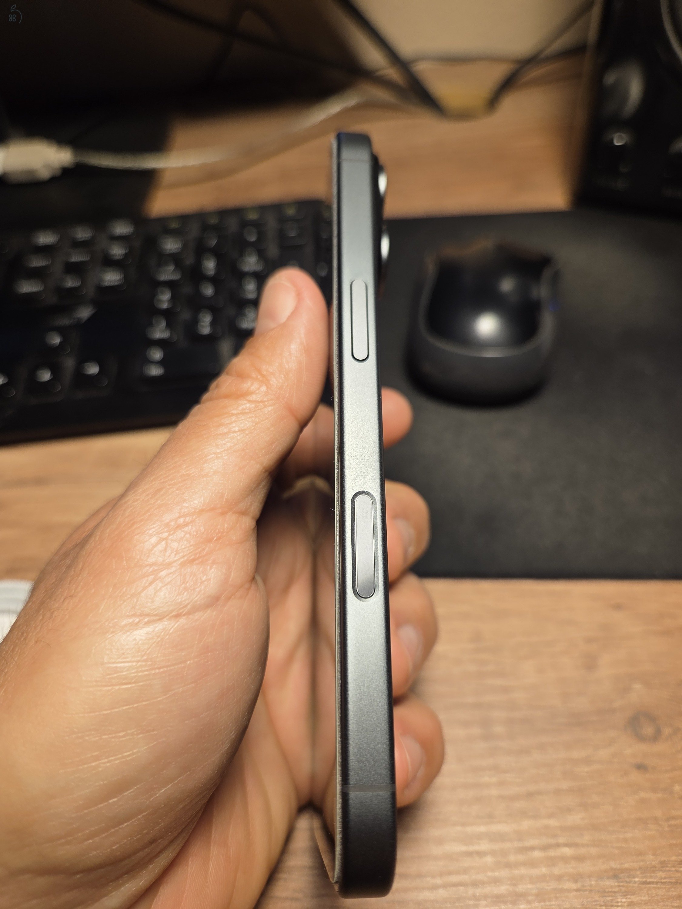 iPhone 17 256 - néhány hetet használt