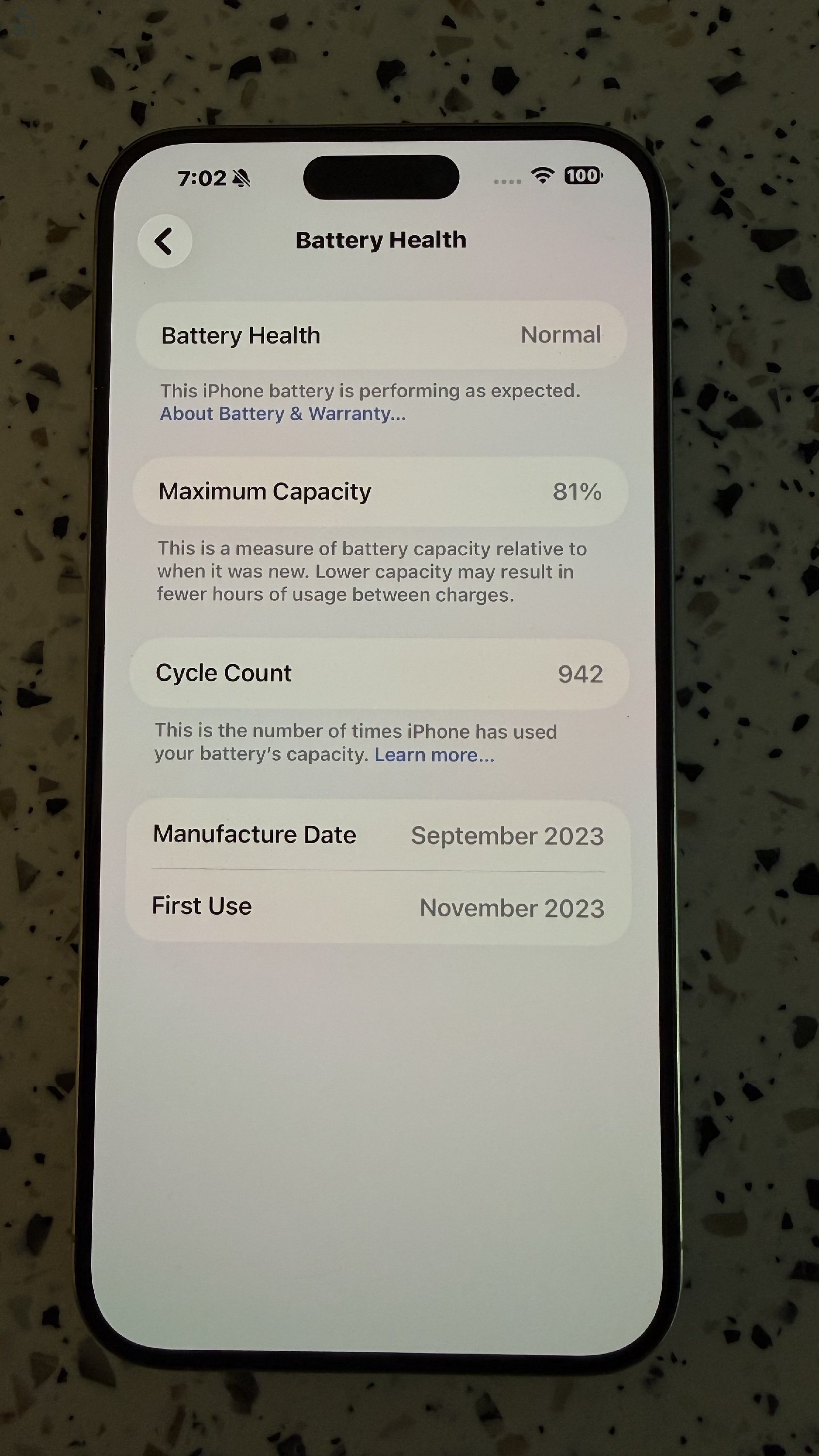iPhone 15 Pro Max 256 GB natural titanium – hibátlan állapot, dobozzal, eredeti tartozékokkal