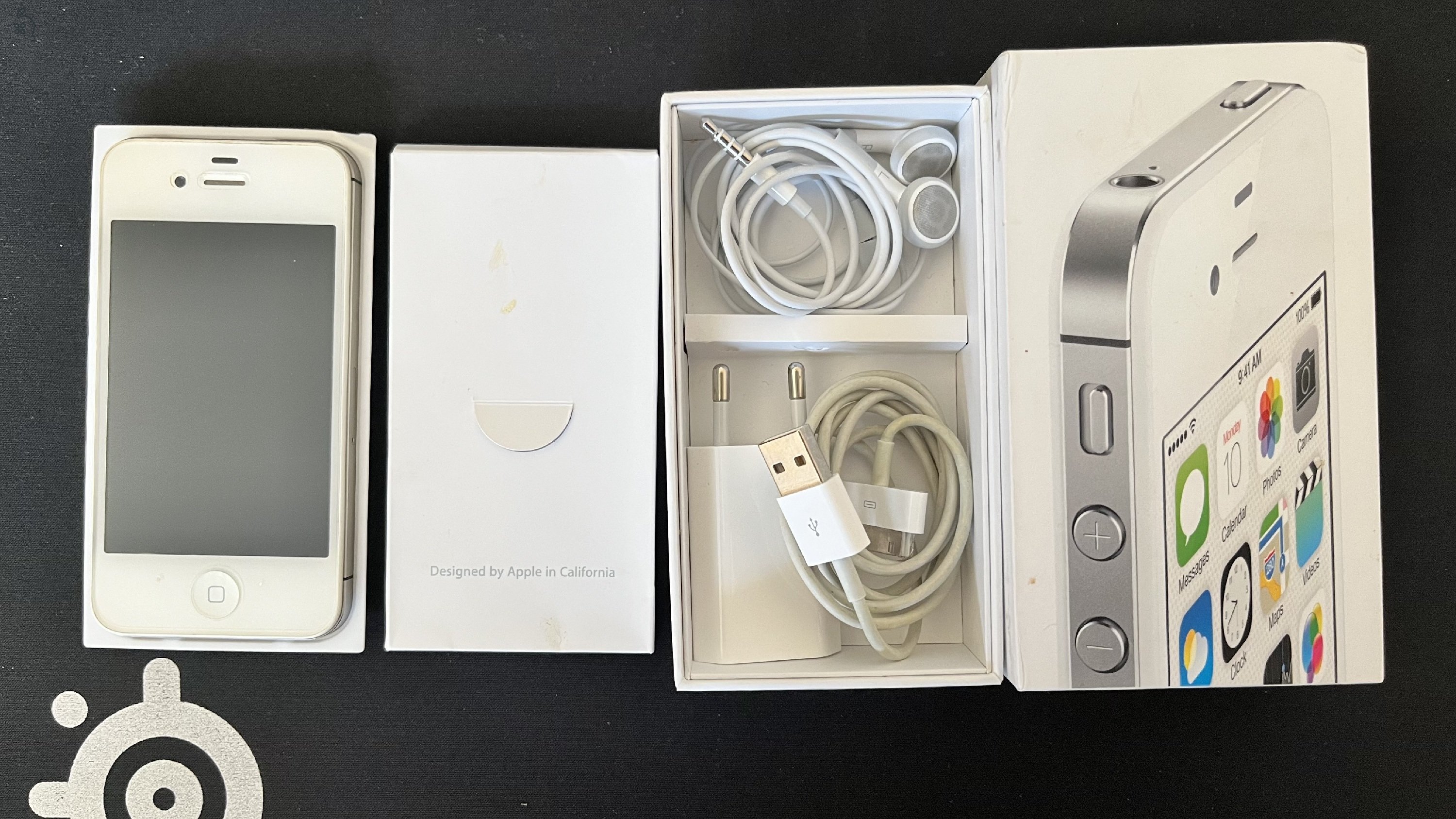 iPhone 4s 8GB Fehér – Gyűjtői állapot, minden gyári tartozékkal!