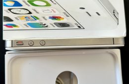 iPhone 4s 8GB Fehér – Gyűjtői állapot, minden gyári tartozékkal!