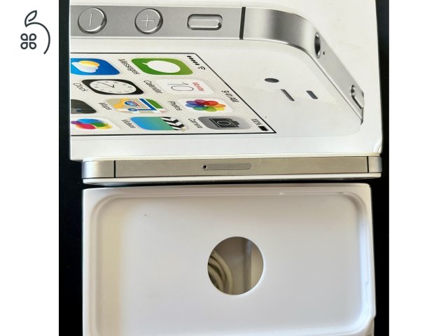 iPhone 4s 8GB Fehér – Gyűjtői állapot, minden gyári tartozékkal!