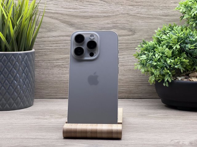 Hibátlan iPhone 15 Pro Natural Titanium 128GB 2 ÉV Garanciával