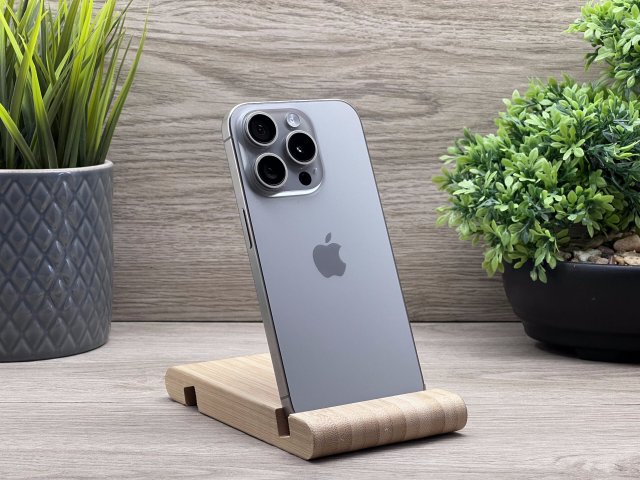 Hibátlan iPhone 15 Pro Natural Titanium 128GB 2 ÉV Garanciával