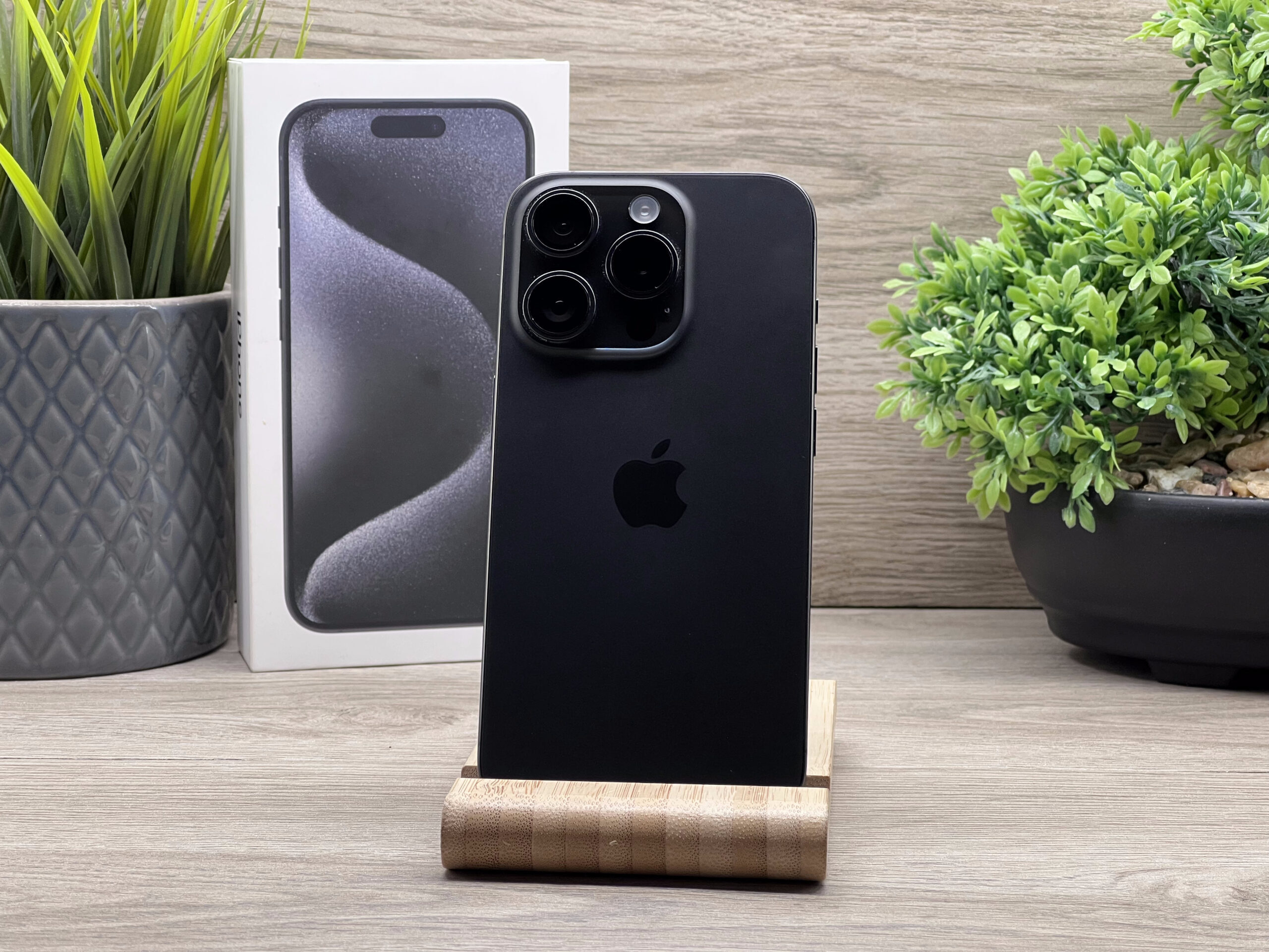 Hibátlan iPhone 15 Pro Black Titanium 128GB 2 ÉV Garanciával 92%