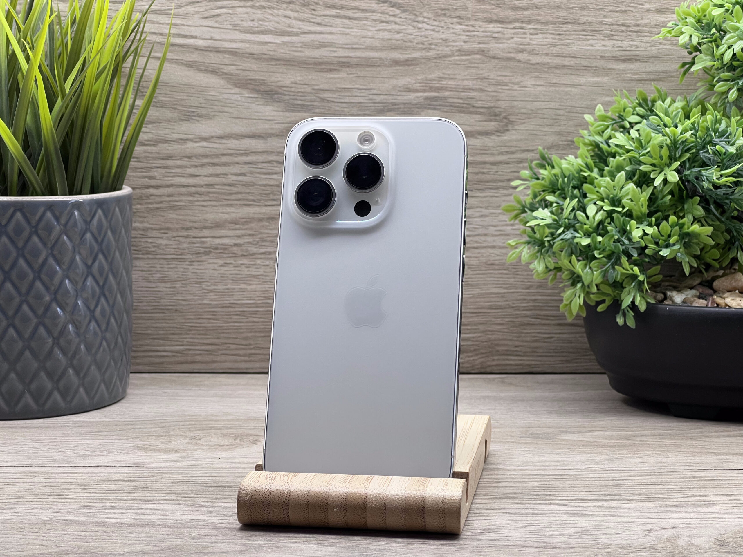 Hibátlan iPhone 15 Pro White Titanium 128GB 2 ÉV Garanciával 100%