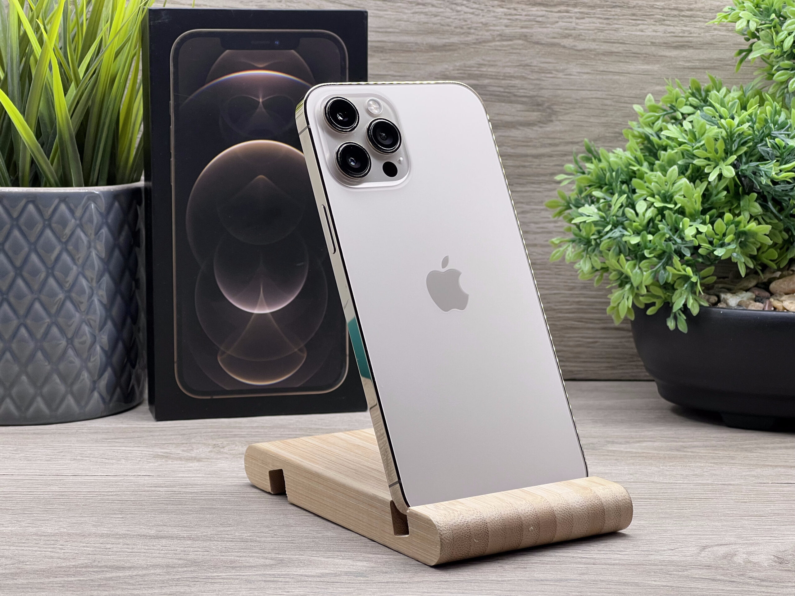 Hibátlan iPhone 12 Pro Max Gold 128GB 2 ÉV Garanciával 92%