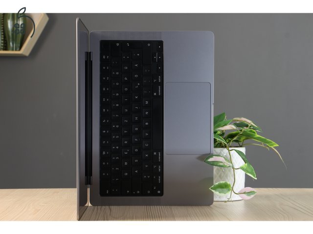 Apple Macbook Pro 14