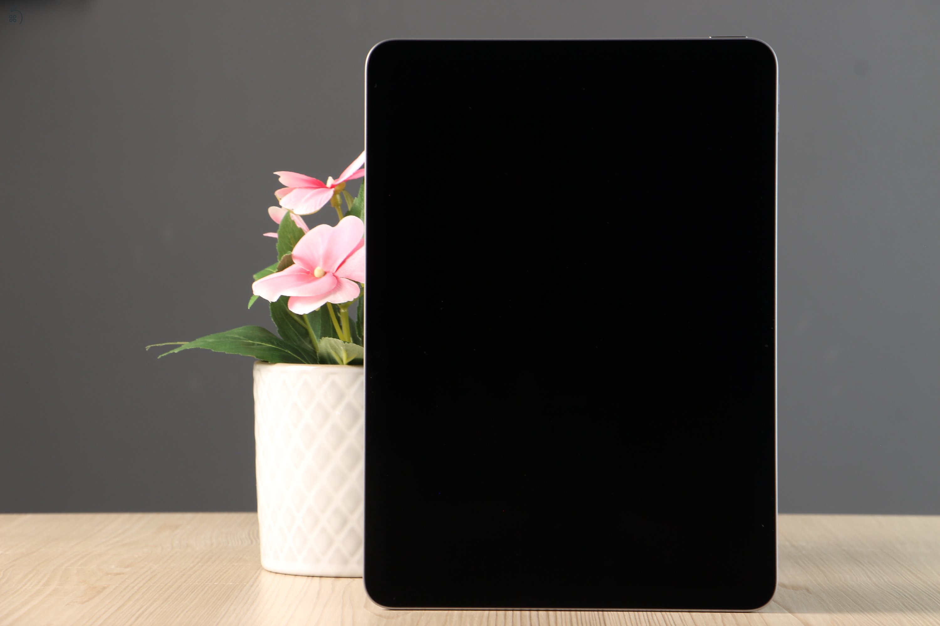 IPAD AIR 11” M3 – SZUPER ÚJSZERŰ ÁLLAPOT, ERŐ, AMI ÉVEKIG KISZOLGÁL