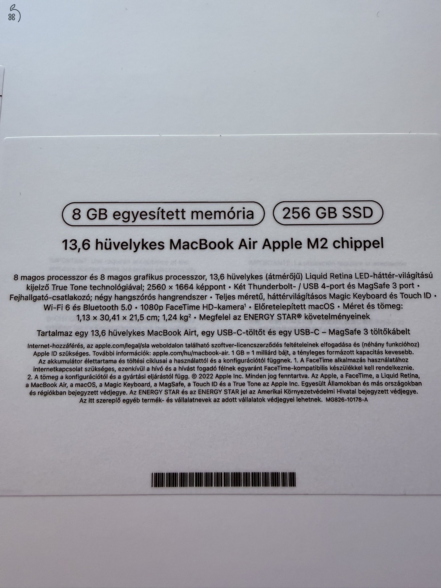 Apple MacBook Air 13,6