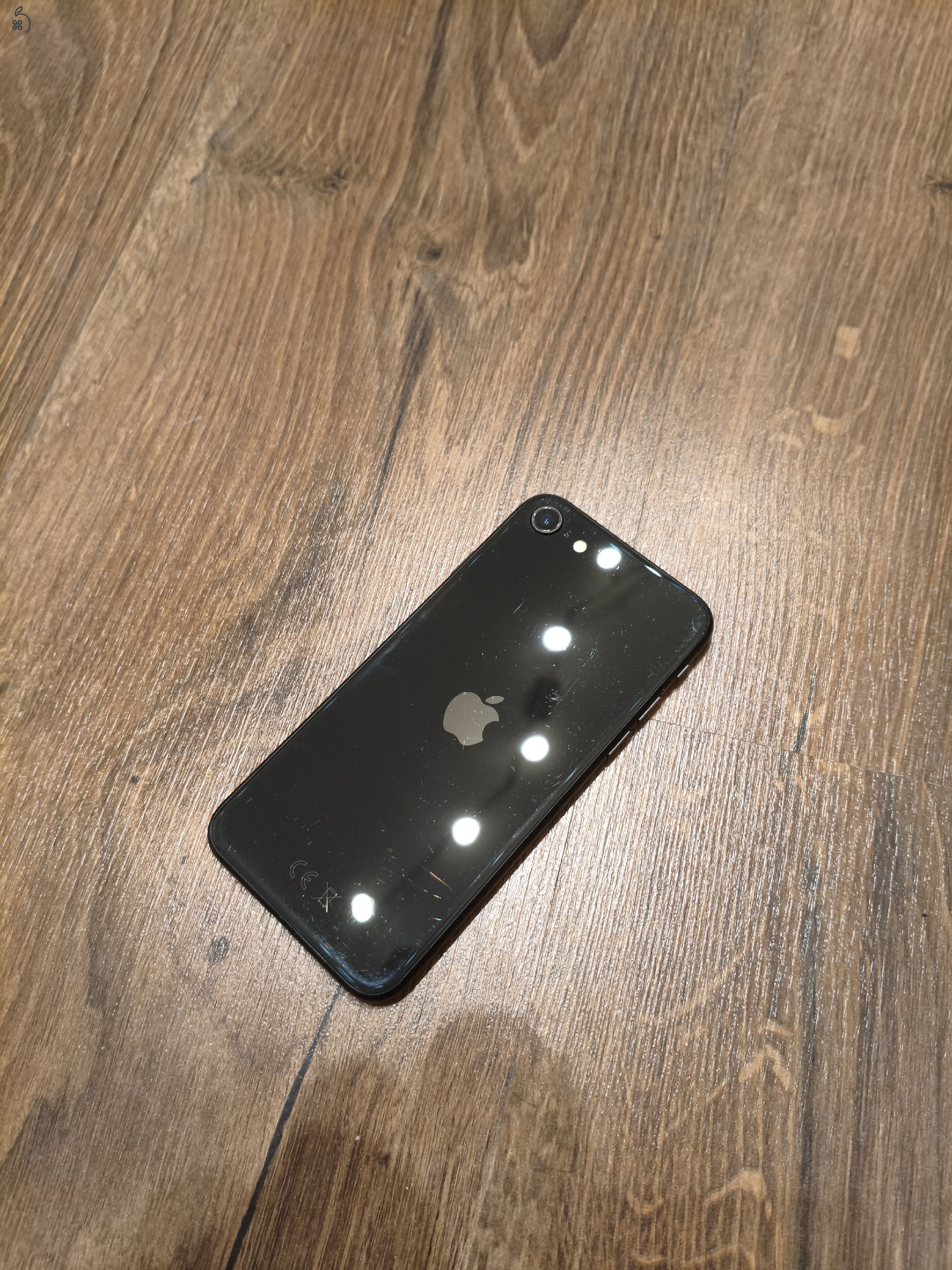IPHONE SE 128GB ÚJSZERŰ