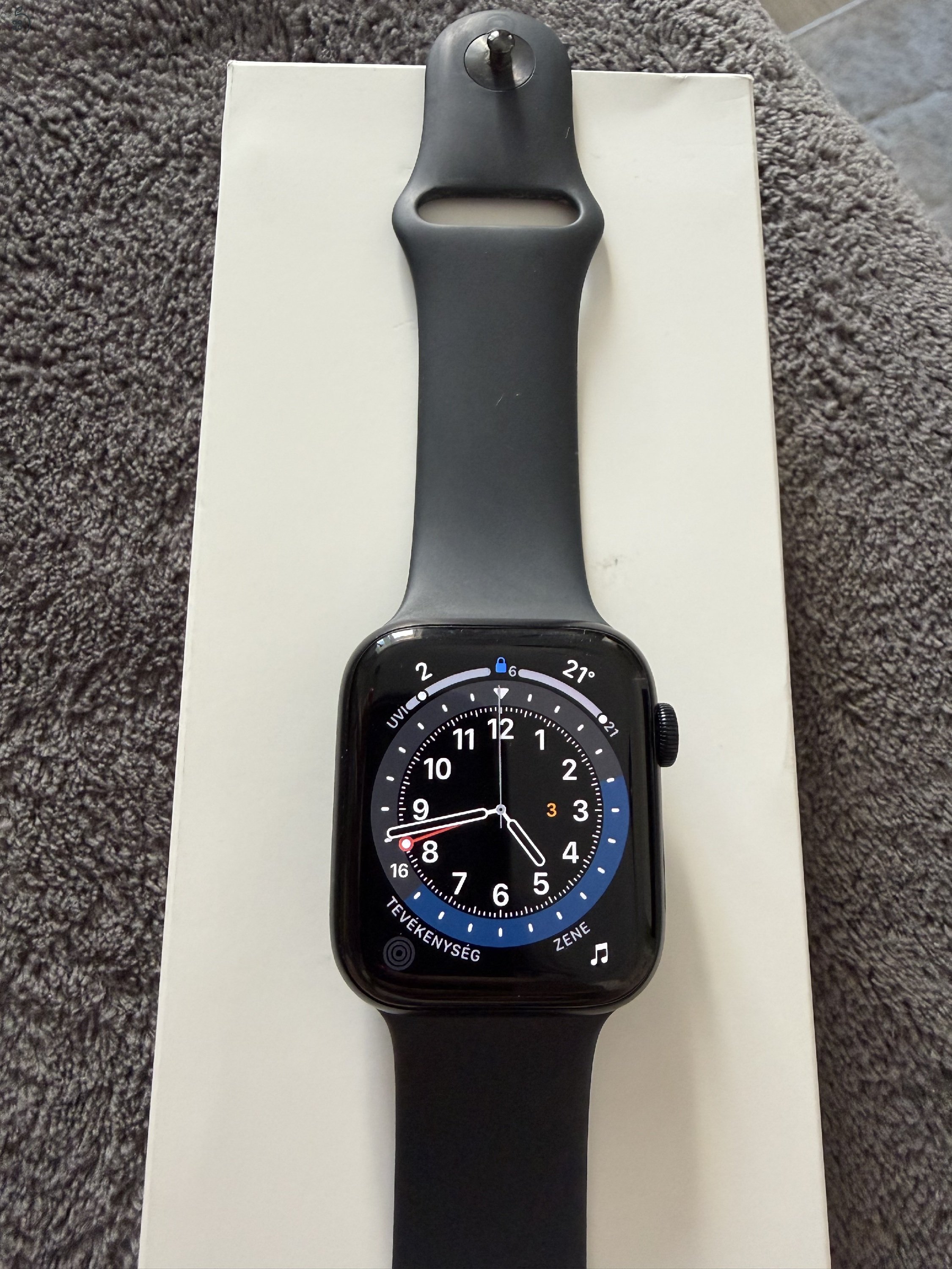 Apple Watch SE 2 – 44mm GPS + Cellular – 98% akku – szép állapot