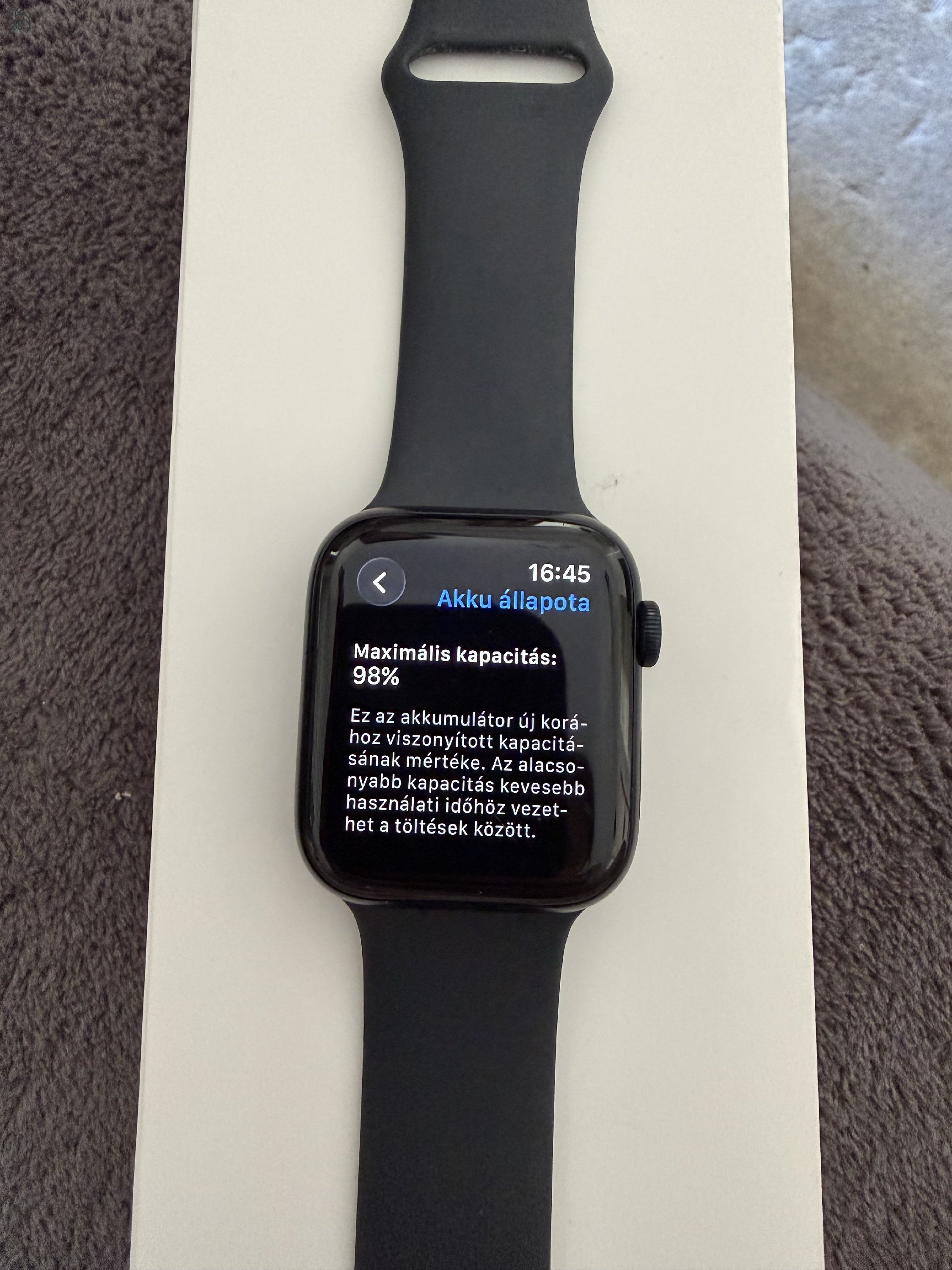 Apple Watch SE 2 – 44mm GPS + Cellular – 98% akku – szép állapot