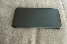 Iphone 11 pro max  256 gb, tokokkal, fóliákkal