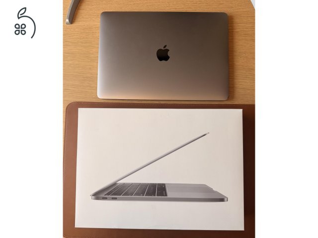 MacBook Pro 13-inch 2018 MBP13.3/2.3GHz/8GB/128GB/HCZ/INT szép állapotú, elhúzható kameravédővel