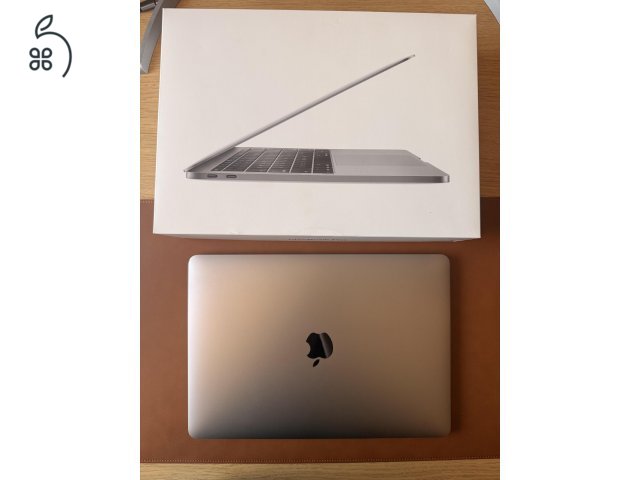 MacBook Pro 13-inch 2018 MBP13.3/2.3GHz/8GB/128GB/HCZ/INT szép állapotú, elhúzható kameravédővel