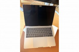 MacBook Pro 13-inch 2018 MBP13.3/2.3GHz/8GB/128GB/HCZ/INT szép állapotú, elhúzható kameravédővel