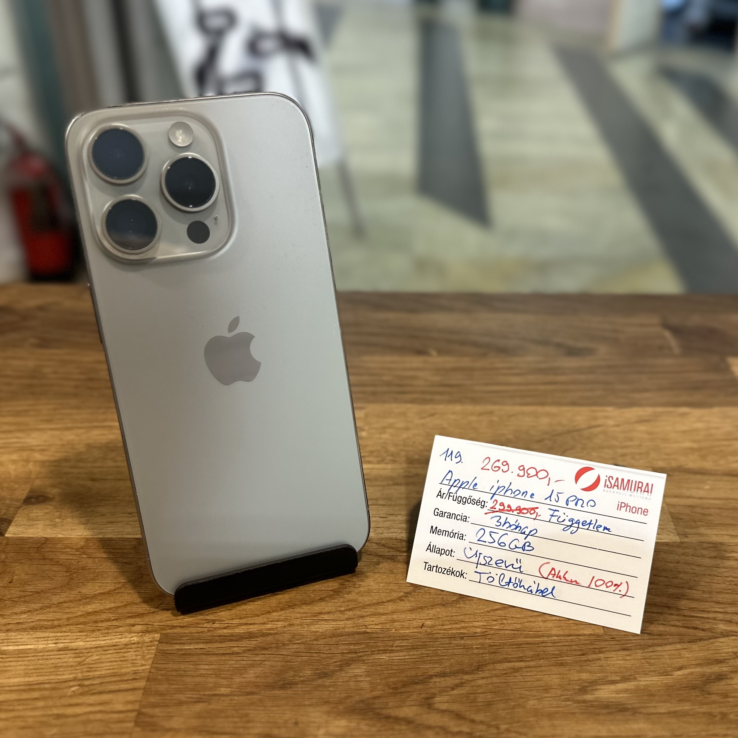 119. Apple iPhone 15 Pro - 256GB - Natúr Titán - 100% akku