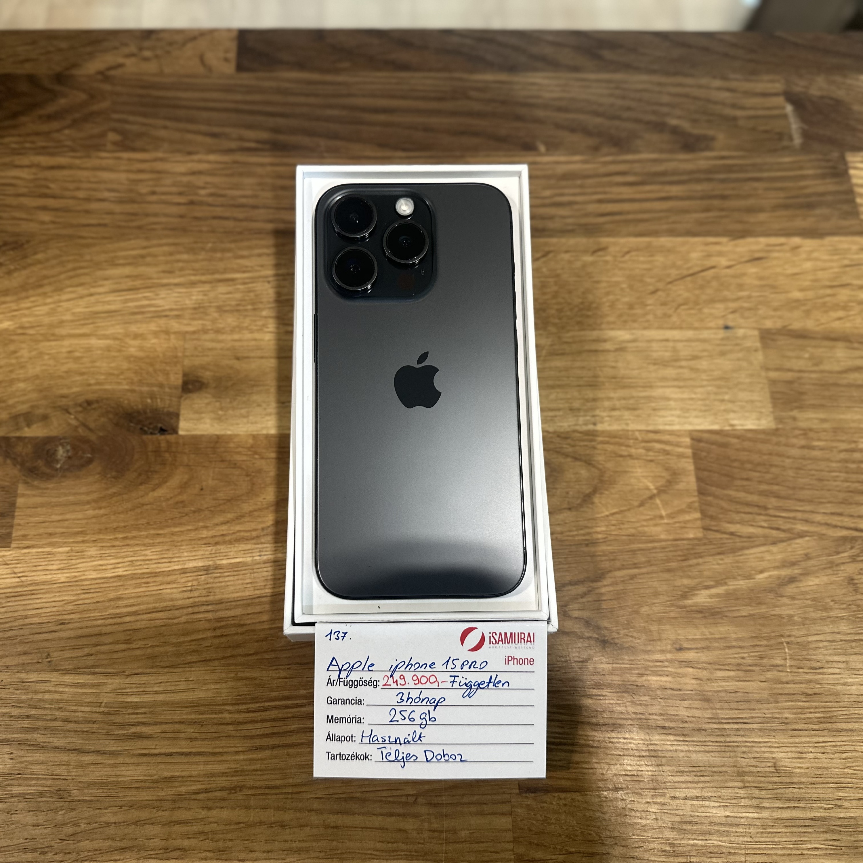 Apple iPhone 15 Pro - 256GB - Fekete Titan (137.)
