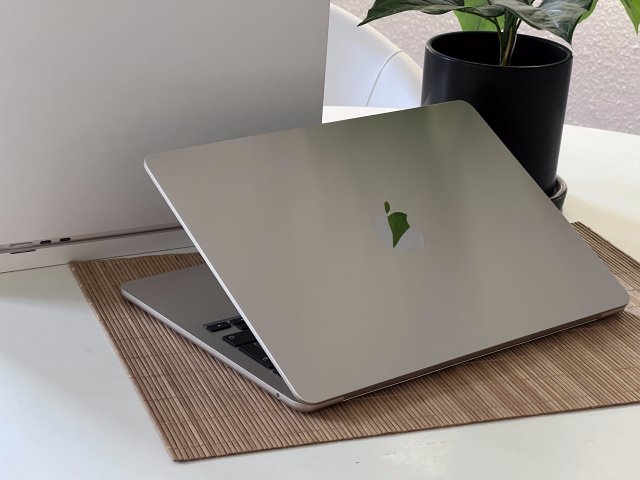 Hibátlan MacBook Air 2022 21 13” 256GB 8GB 2 ÉV Garanciával