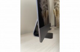 Apple iMac Pro 2017-es.  CPU: Intel Xeon 3.2Ghz ( 8 mag) RAM: 32GB SSD: 1TB/ Ati Radeon Vega 56 - 8GB