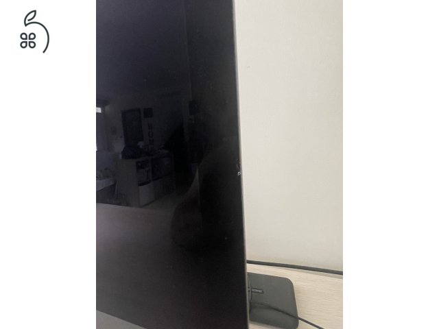 Apple iMac Pro 2017-es.  CPU: Intel Xeon 3.2Ghz ( 8 mag) RAM: 32GB SSD: 1TB/ Ati Radeon Vega 56 - 8GB