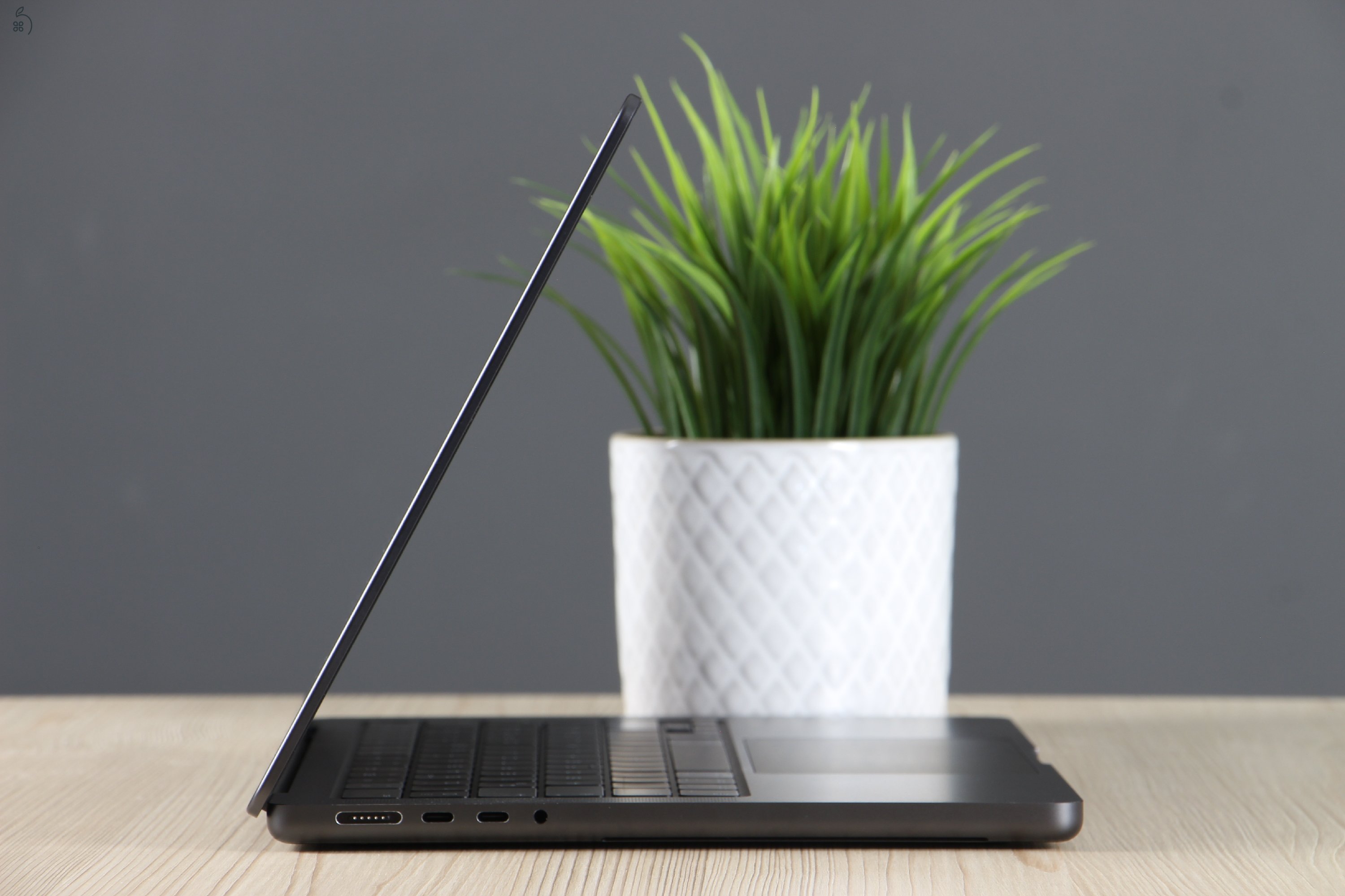 Újszerű Apple Macbook Pro 14