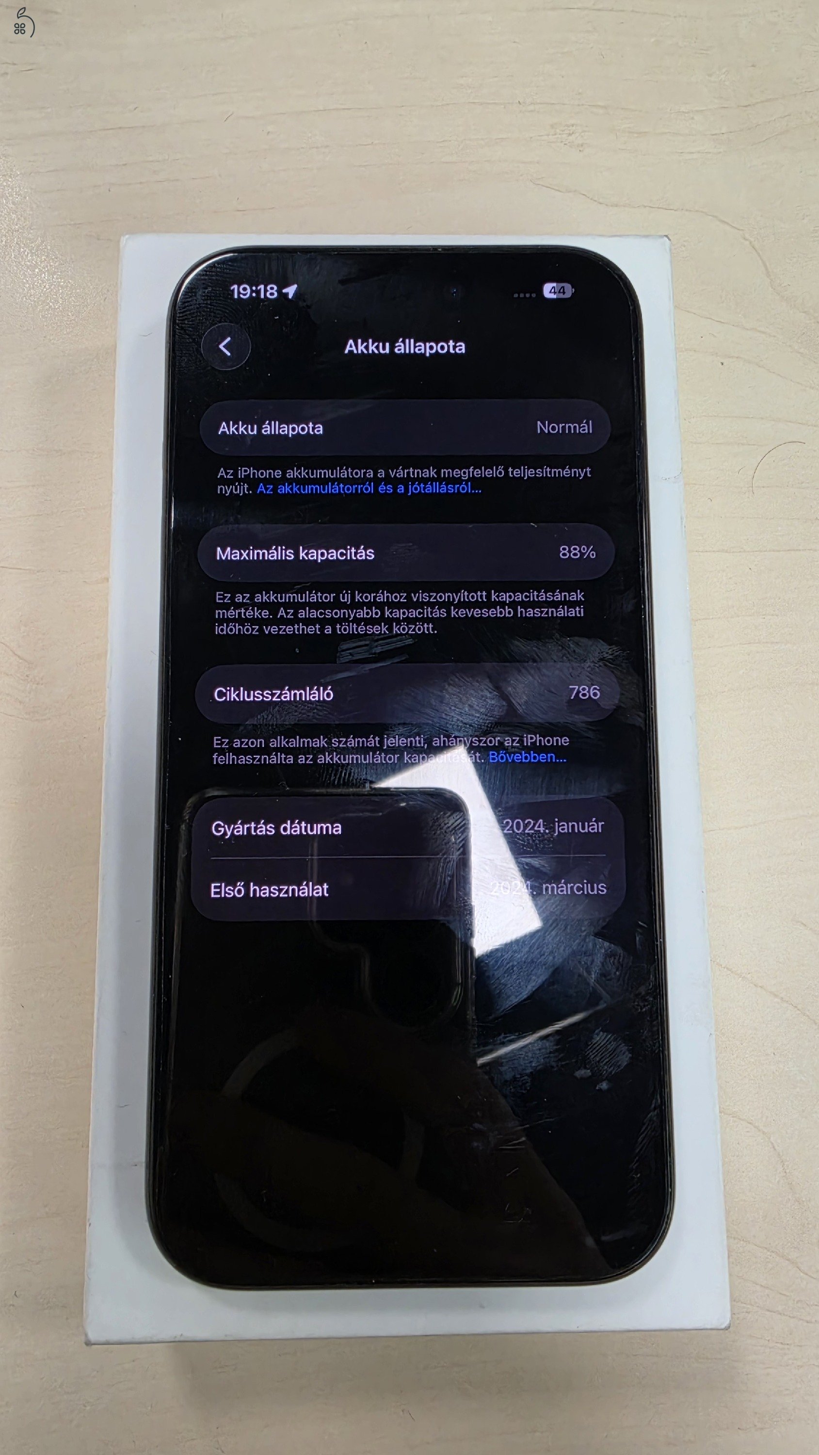 ​???? Eladó iPhone 15 Pro – 128 GB – Titánkék
