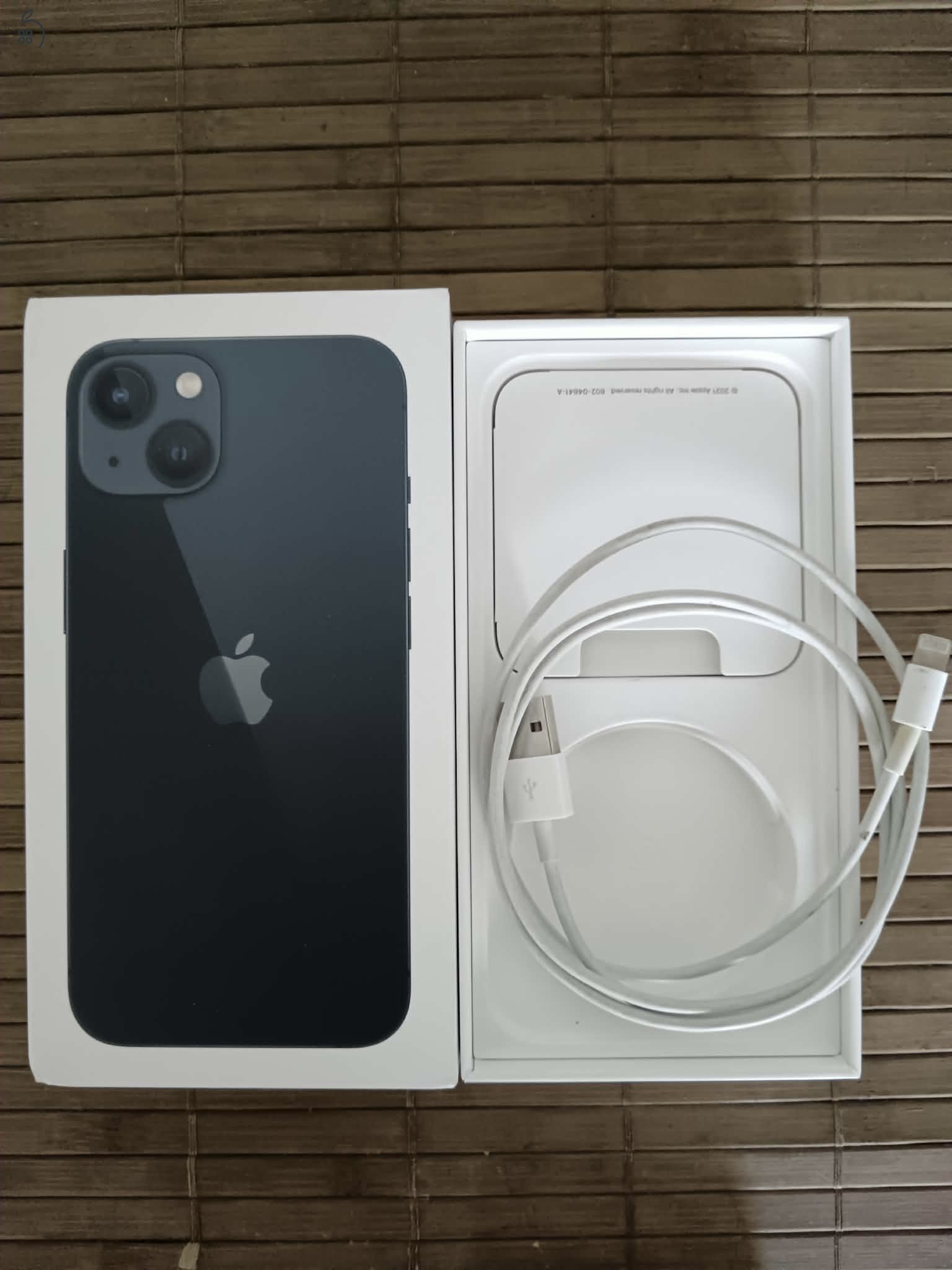 Eladó iPhone 13 128GB Midnight