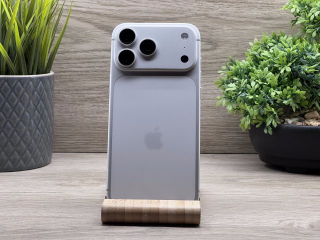 Hibátlan iPhone 17 Pro Max Silver 256GB e-SIM 2 ÉV Garanciával 100%