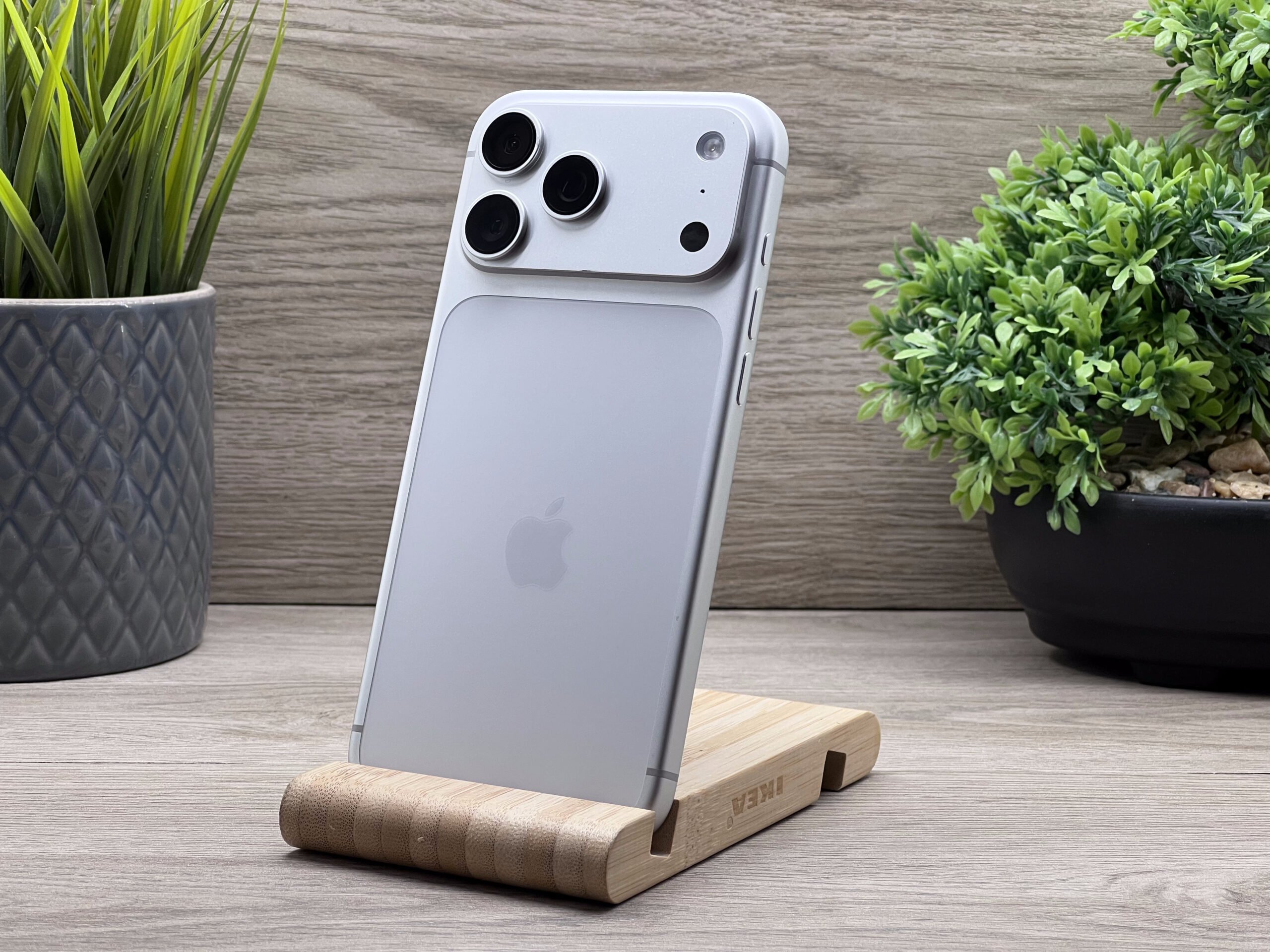 Hibátlan iPhone 17 Pro Max Silver 256GB e-SIM 2 ÉV Garanciával 100%