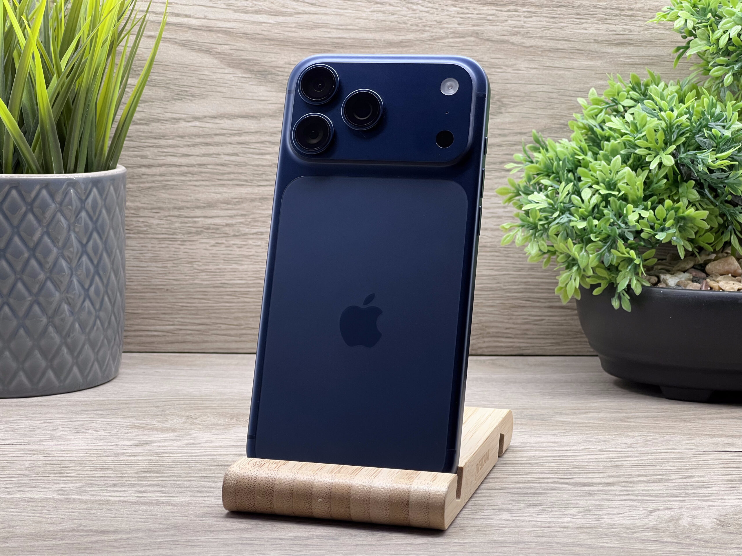 Hibátlan iPhone 17 Pro Max Deep Blue 256GB e-SIM 2 ÉV Garanciával 100%