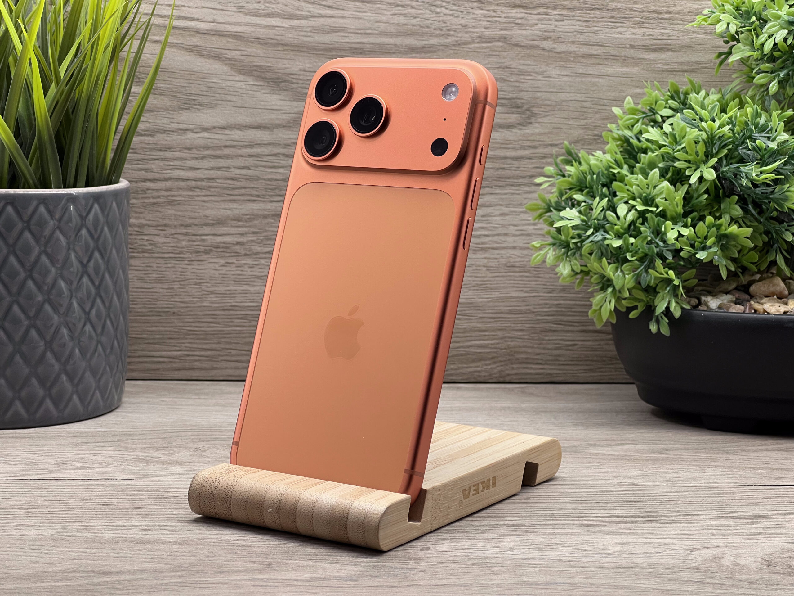 Hibátlan iPhone 17 Pro Max Cosmic orange 256GB e-SIM 2 ÉV Garanciával 100%