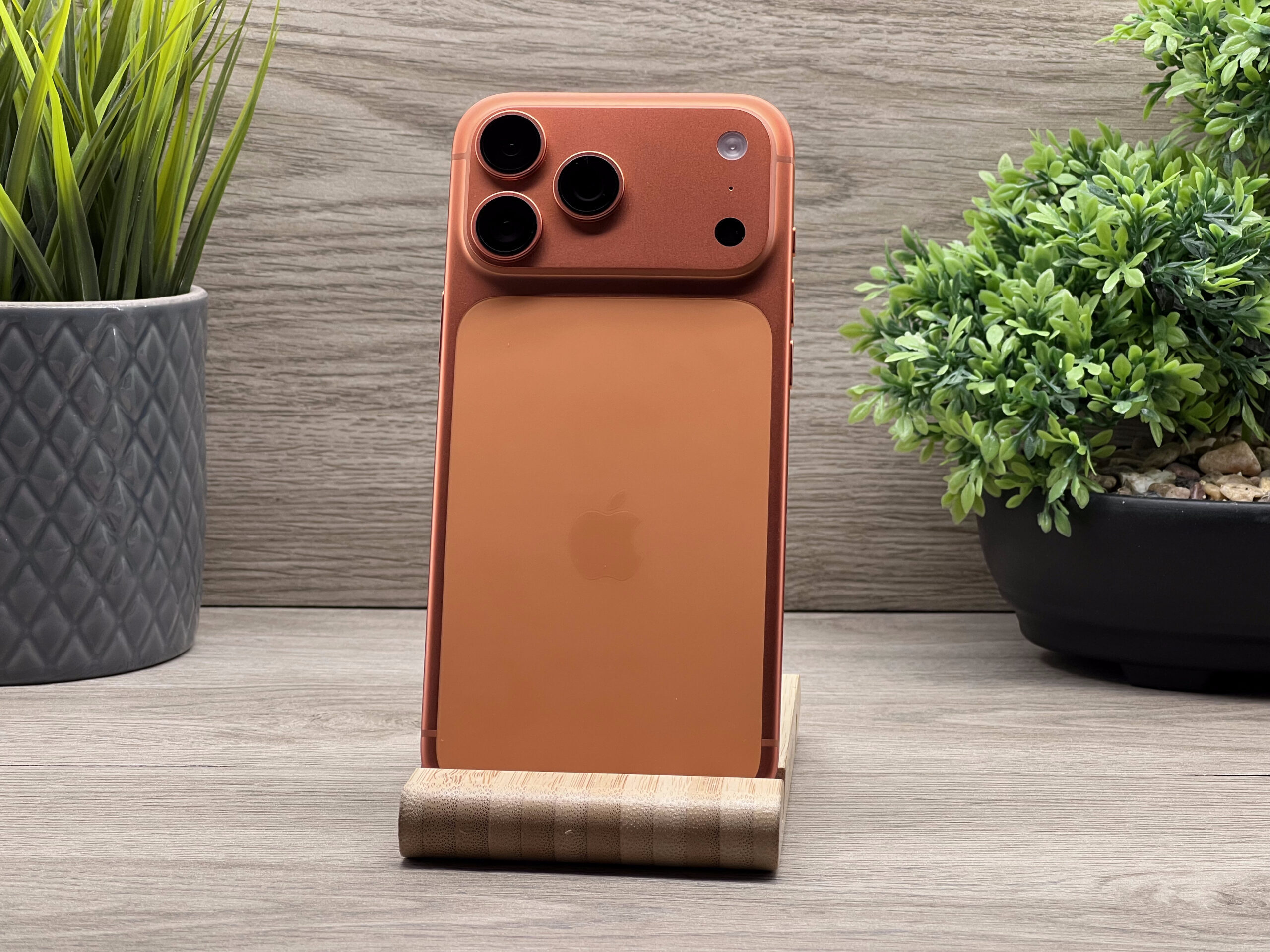 Hibátlan iPhone 17 Pro Max Cosmic orange 256GB e-SIM 2 ÉV Garanciával 100%
