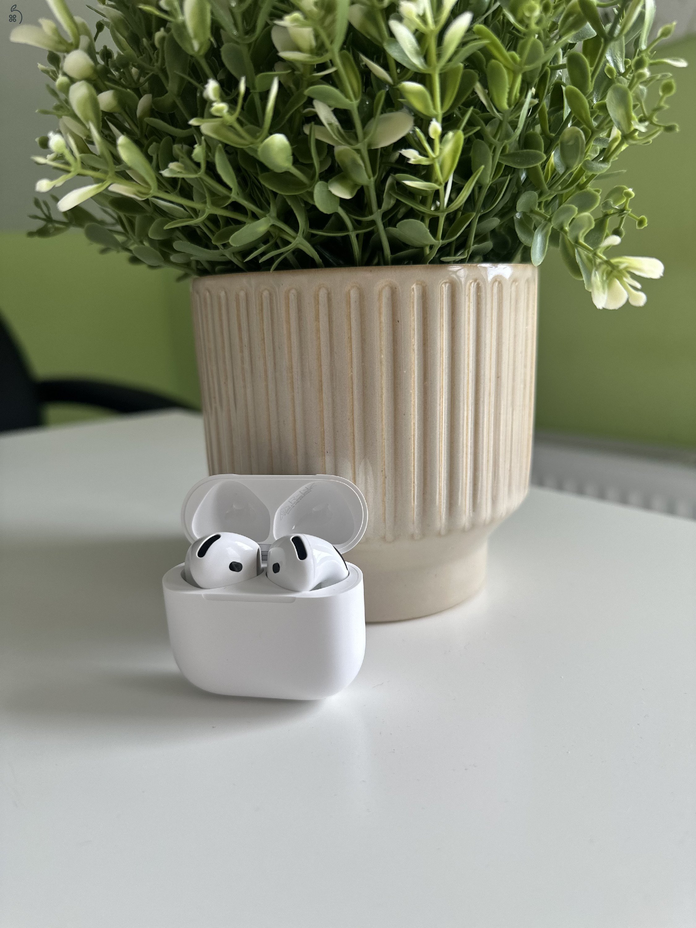 Apple AirPods 4 ANC (2024)